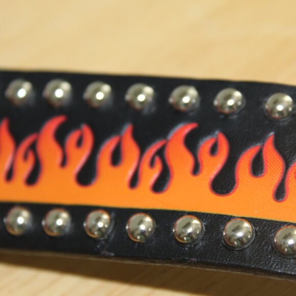 Genuine Black Bonded Leather Silver Studded Flame Biker Trucker Belt 32 - Picture 5 of 8